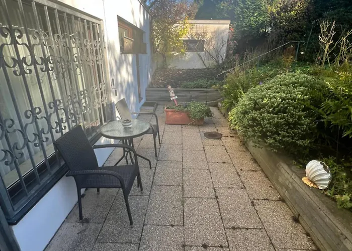Messenahe Moderne Zwei-Zimmer-Wohnung 42Qm